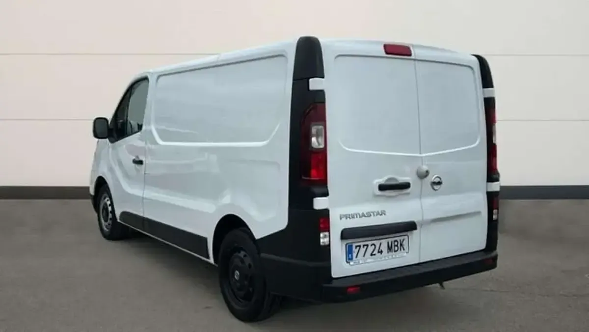 Usado Nissan Primastar 110 CV (80 kW) 2022 Blanco Monovolumen