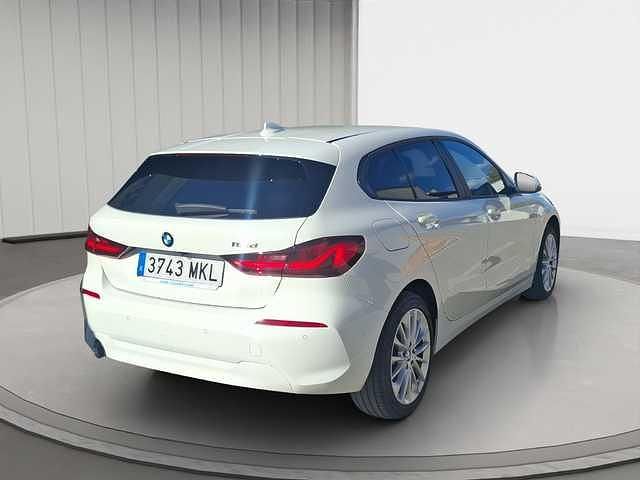 Usado BMW 116 116 CV (85 kW) 2023 Blanco Utilitario