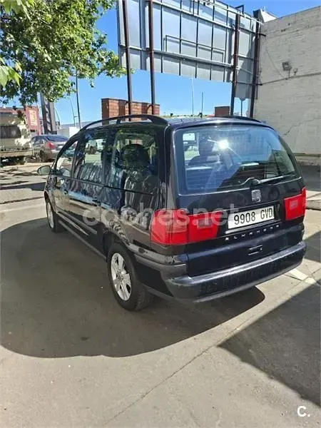 Usado Seat Alhambra Reference 115 CV (84 kW) 2010 Negro Monovolumen