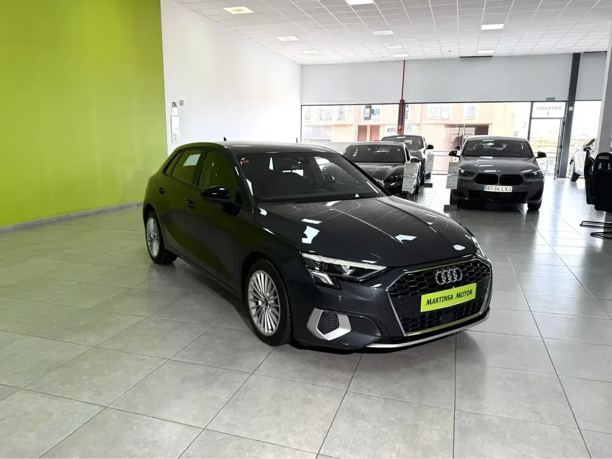 Usado Audi A3 e-tron Advanced Plus 115 CV (84 kW) 2022 Gris Utilitario