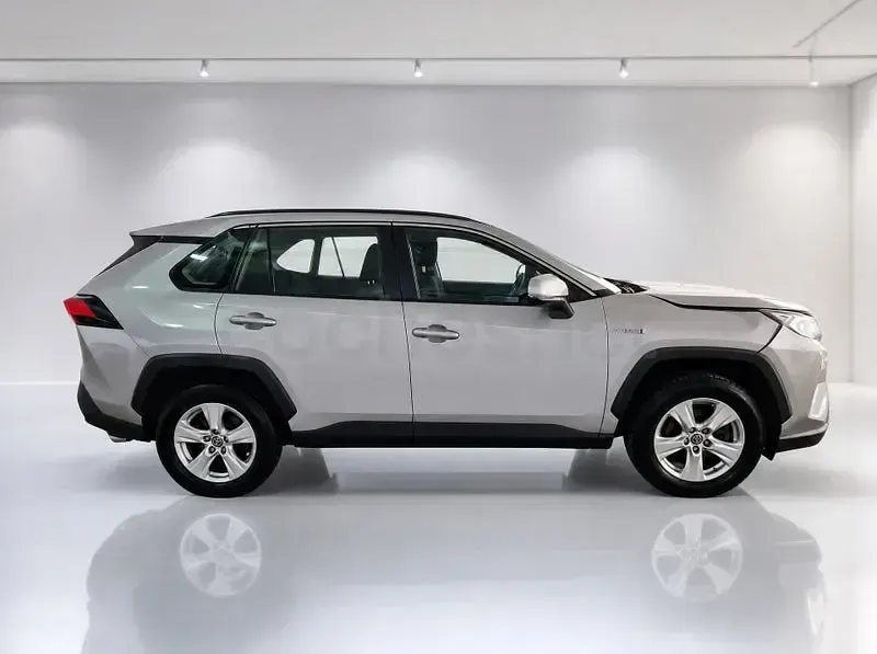 Usado Toyota RAV4 Hybrid Advance 218 CV (160 kW) 2021 Gris / plata SUV