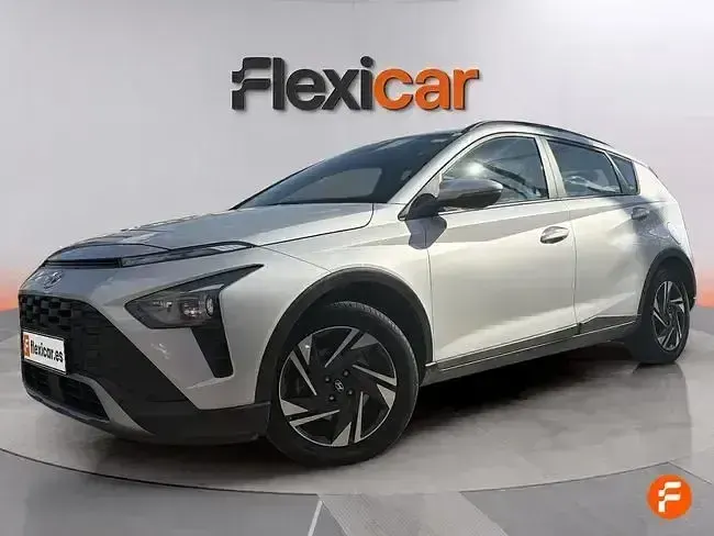 Usado Hyundai Bayon 100 CV (73 kW) 2023 Gris SUV