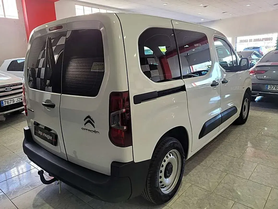 Usado Citroën Berlingo Feel 102 CV (75 kW) 2019 Blanco Monovolumen