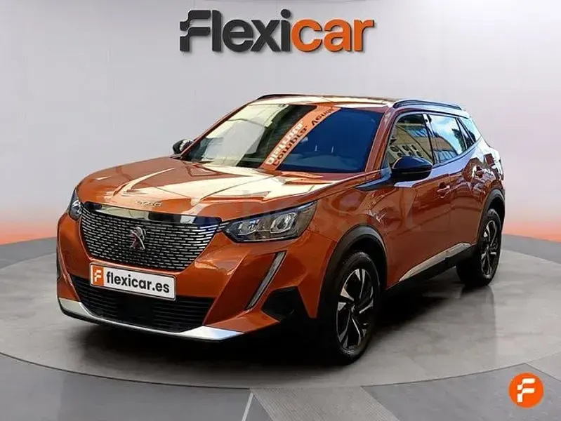 Usado Peugeot 2008 Active 100 CV (73 kW) 2023 Naranja SUV