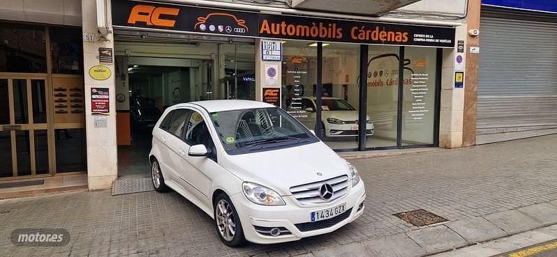 Usado Mercedes B180 Sport Edition 109 CV (80 kW) 2011 Blanco Monovolumen