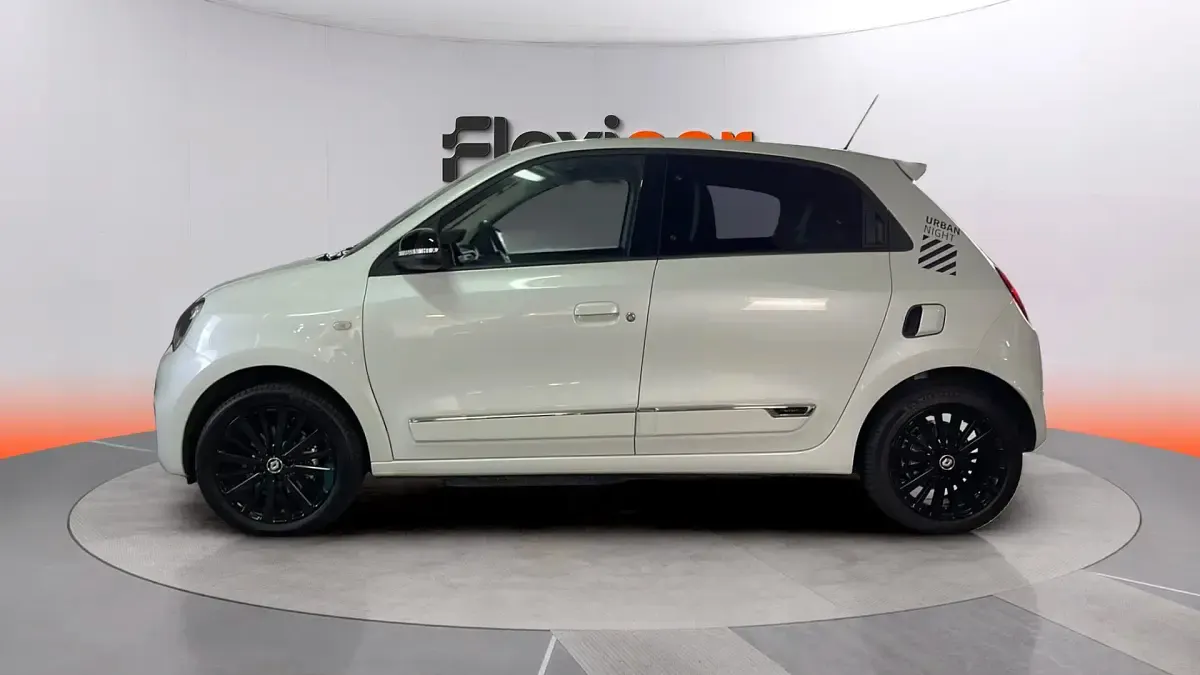 Usado Renault Twingo Urban Night 60 kW (82 CV) 2023 Blanco Utilitario