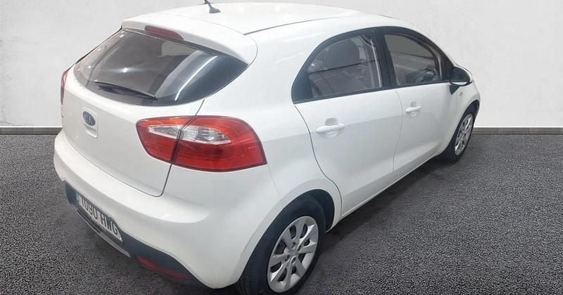 Usado Kia Rio 85 HP (62 kW) 2014