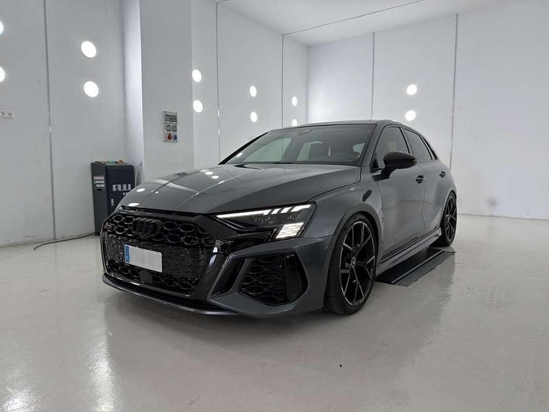 Usado Audi RS3 Sportback 400 CV (294 kW) 2022 Gris Utilitario