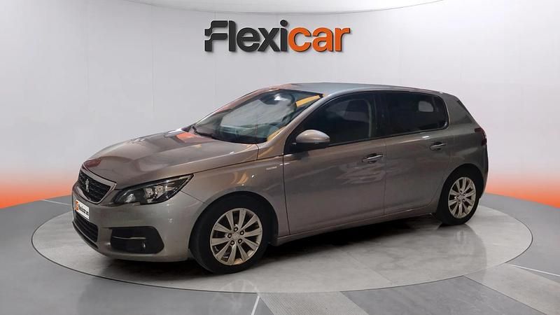 Usado Peugeot 308 Style 131 CV (96 kW) 2020 Gris Utilitario