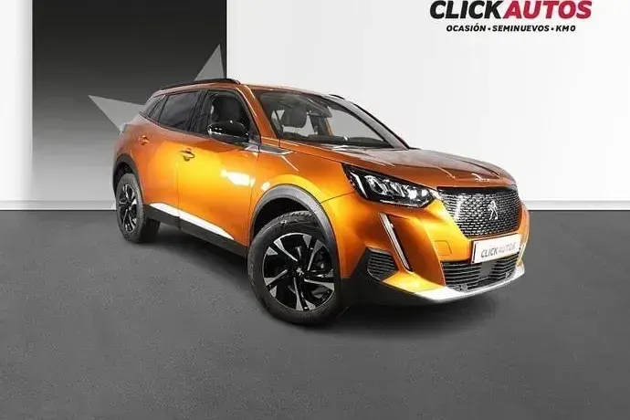 Usado Peugeot 2008 Allure 100 CV (73 kW) 2023 Negro SUV