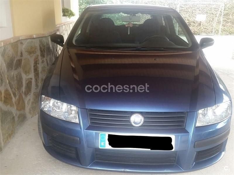 Usado Fiat Stilo Active 95 CV (69 kW) 2005 Azul Berlina