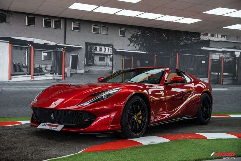Rojo Usado 2023 Ferrari 812 Descapotable | 520.000 € - Imagen 1/4