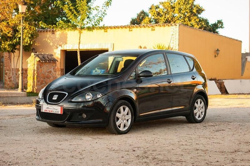 Usado Seat Altea Reference 105 CV (77 kW) 2008 Negro Monovolumen