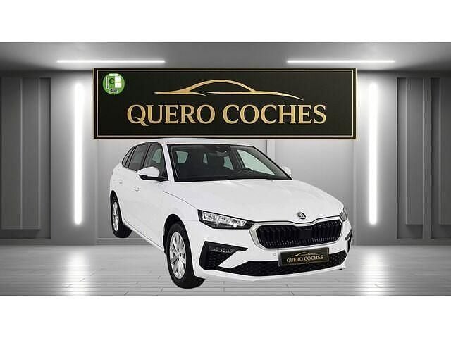 Blanco Usado 2021 Skoda Scala Ambition Utilitario | 13.490 € (Precio justo) - Imagen 1/3