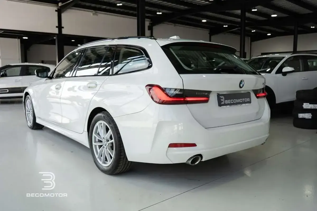 Usado BMW 318 150 CV (110 kW) 2022 Blanco Familiar