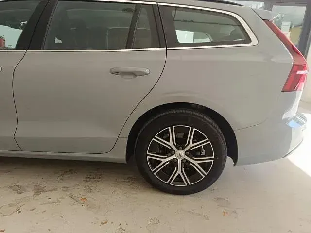 Usado Volvo V60 Core 197 CV (144 kW) 2024 Familiar Familiar