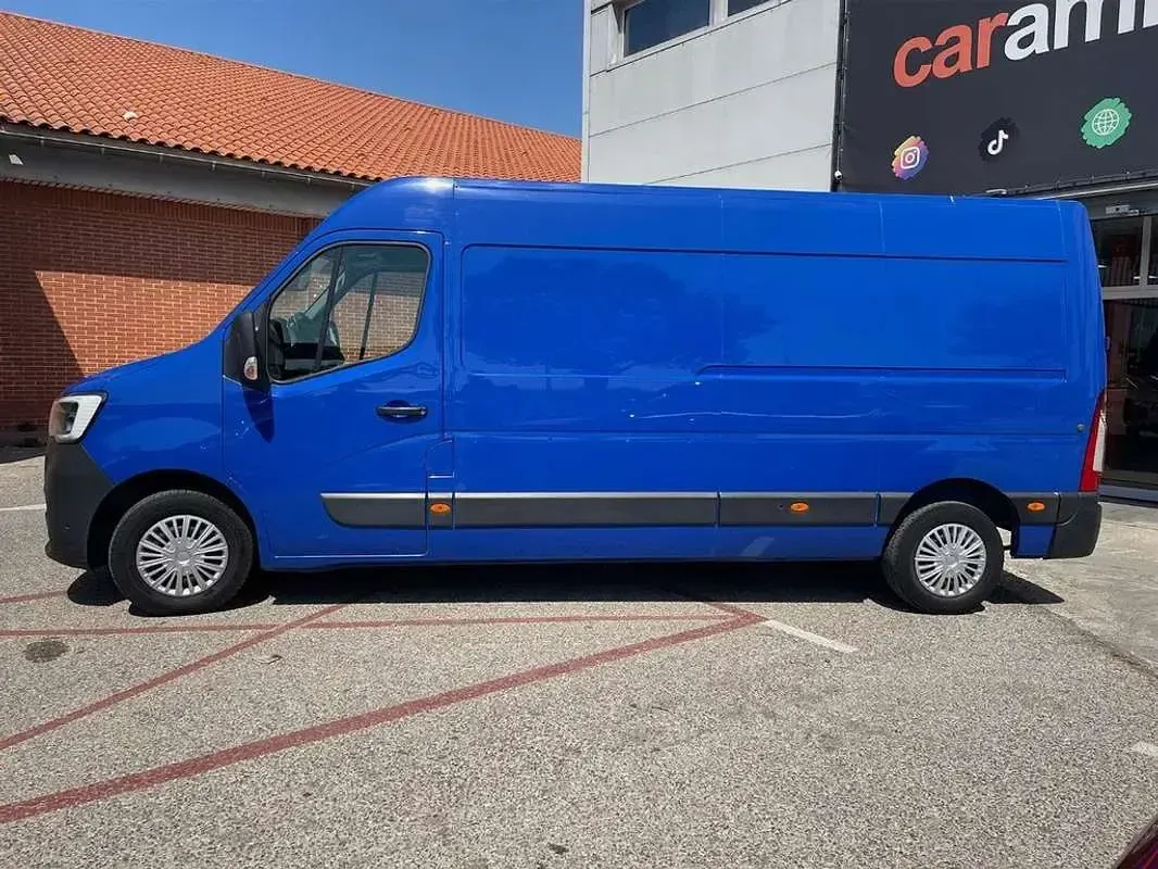 Usado Renault Master 135 CV (99 kW) 2022 Azul Monovolumen