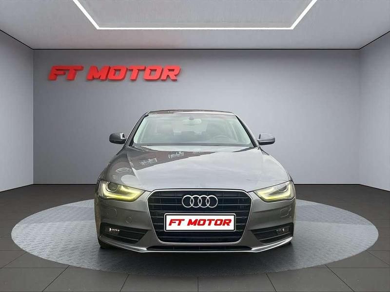 Usado Audi A4 150 CV (110 kW) 2014 Gris Berlina