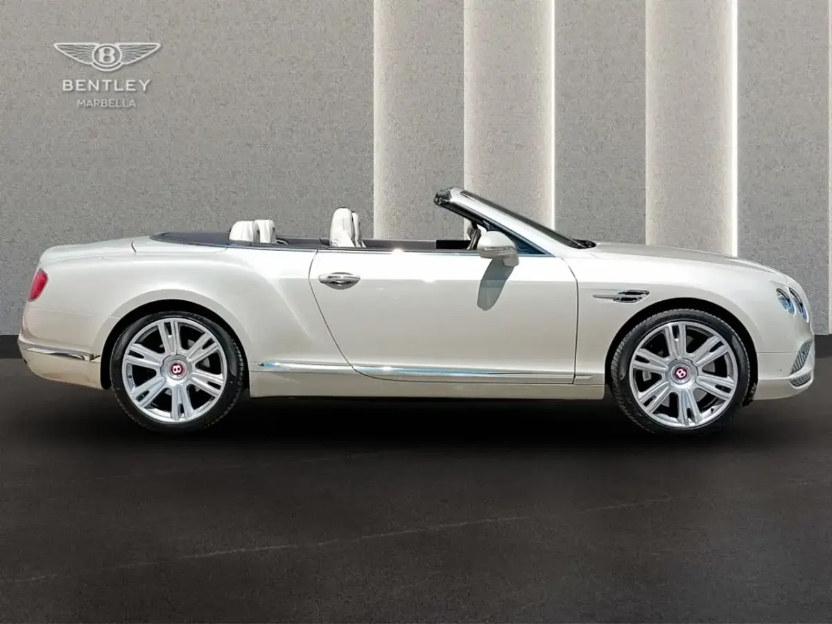 Usado Bentley Continental GT Convertible 507 CV (372 kW) 2016 Blanco metalizado Descapotable