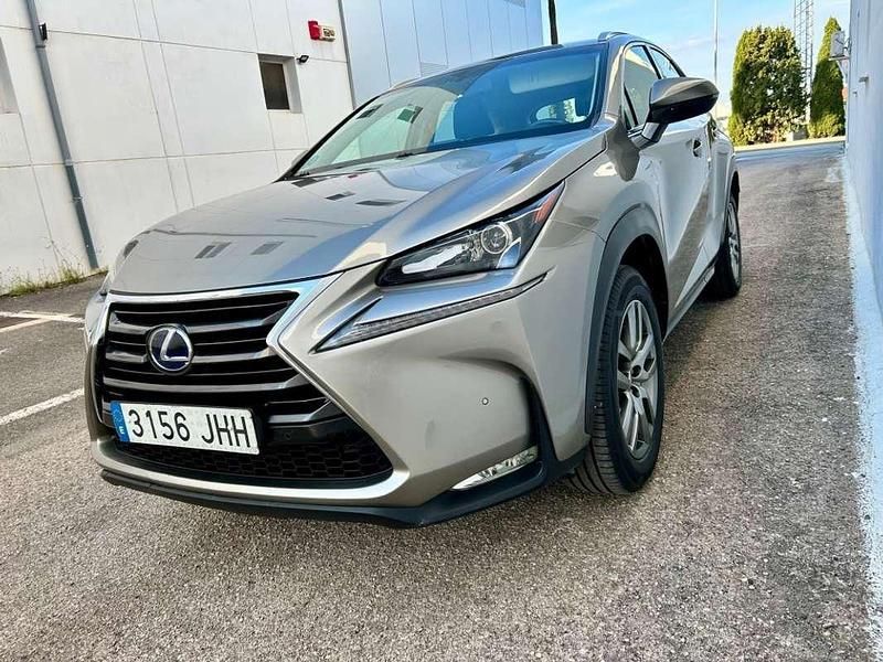 Gris Usado 2016 Lexus NX300h Luxury Line SUV | 15.990 € (Super precio) - Imagen 1/4