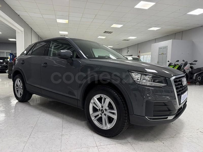Usado Audi Q2 Advanced Plus 116 CV (85 kW) 2018 Gris / plata SUV