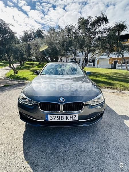 Usado BMW 318 Sport Line 150 CV (110 kW) 2018 Gris / plata Berlina