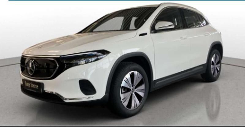 Begagnad Mercedes EQA250 139 kW (190 HK) 2021 Vit SUV