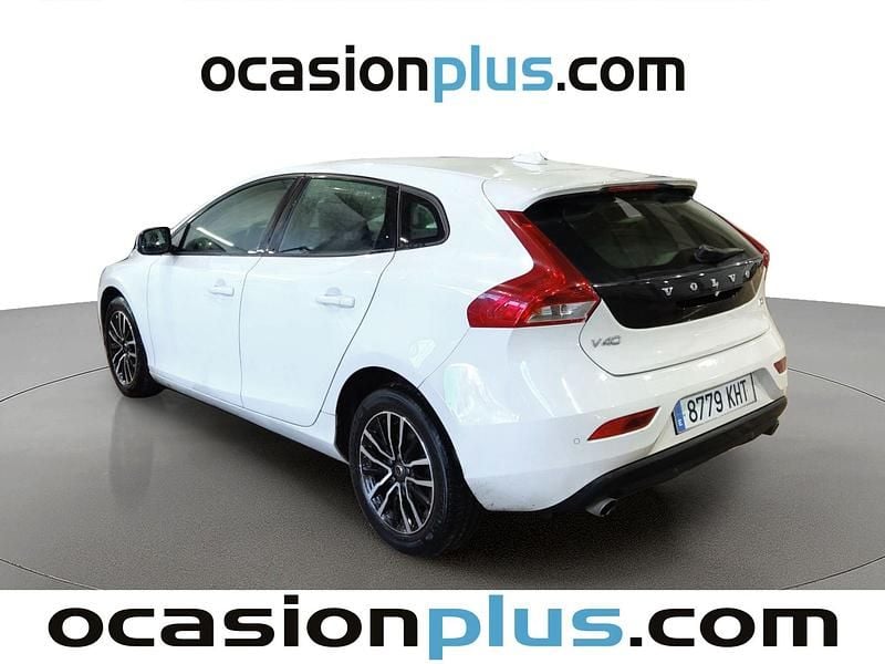 Usado Volvo V40 Momentum 150 CV (110 kW) 2018 Blanco Utilitario