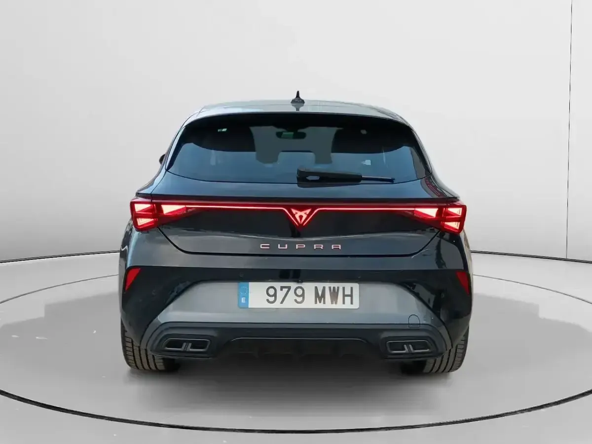 Usado Cupra Leon 150 CV (110 kW) 2024 Negro Berlina