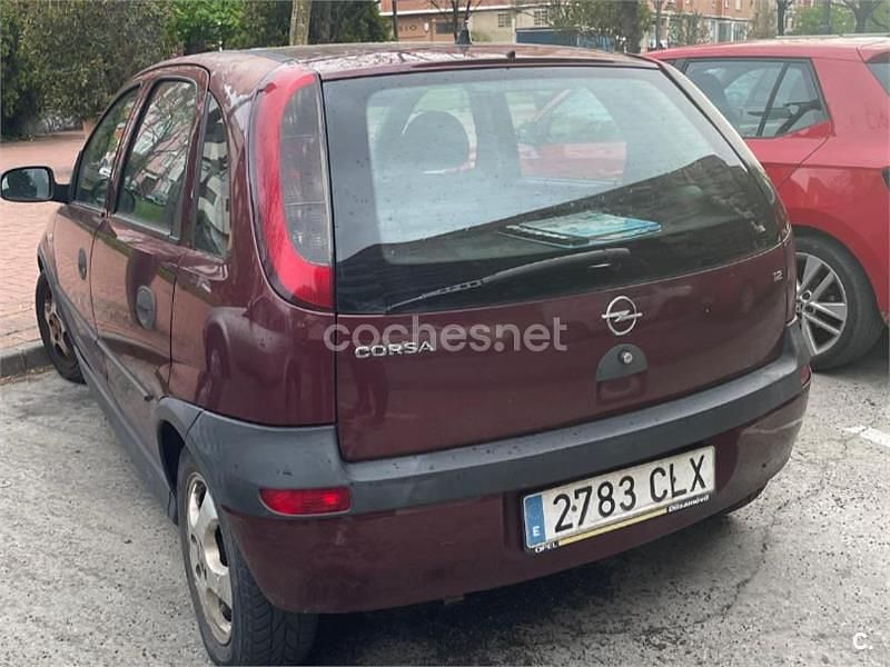 Usado Opel Corsa Essentia 75 CV (55 kW) 2003 Granate Utilitario