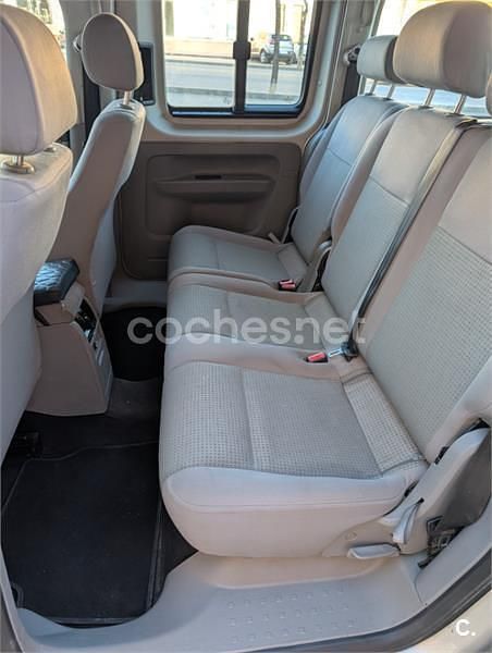 Usado VW Caddy Life 105 CV (77 kW) 2009 Negro Monovolumen