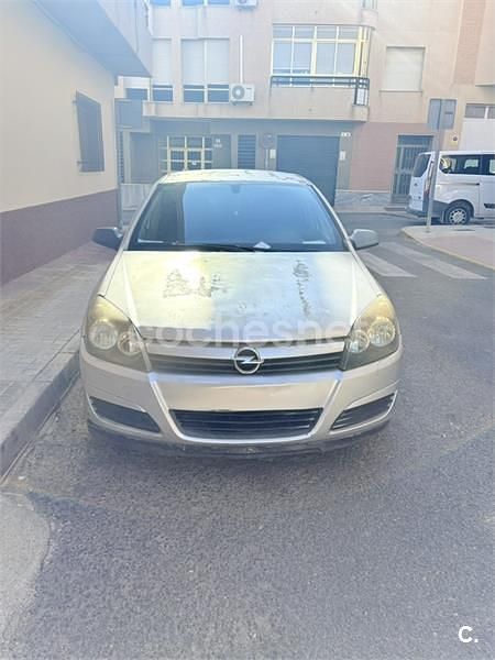 Gris / plata Usado 2004 Opel Astra Comfort Berlina | 1200 € (Buen precio) - Imagen 1/4