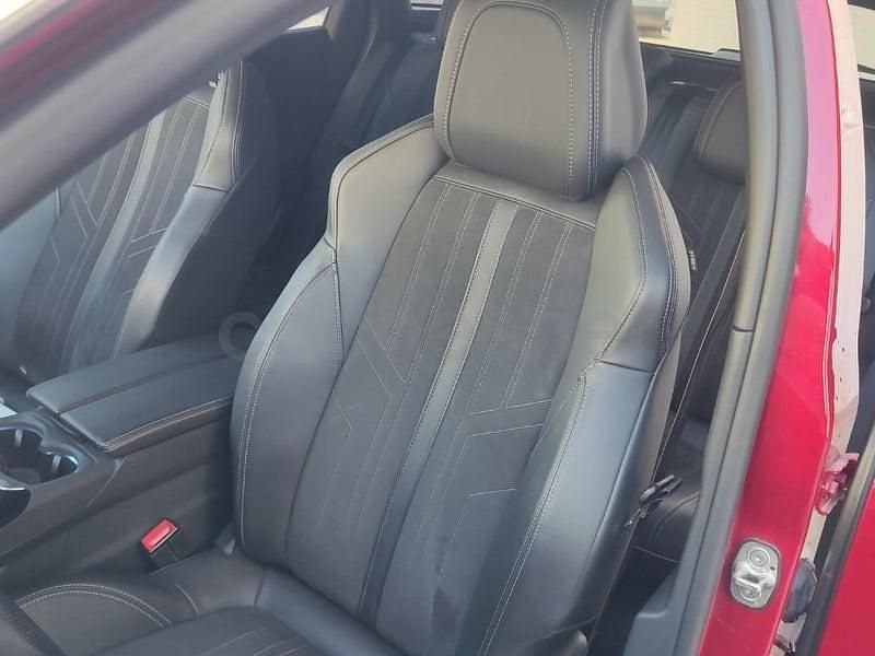 Usado Peugeot 3008 GT 130 CV (95 kW) 2022 Rojo SUV