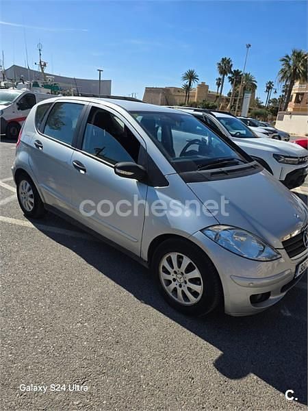 Usado Mercedes A180 Elegance 109 CV (80 kW) 2007 Gris / plata Monovolumen
