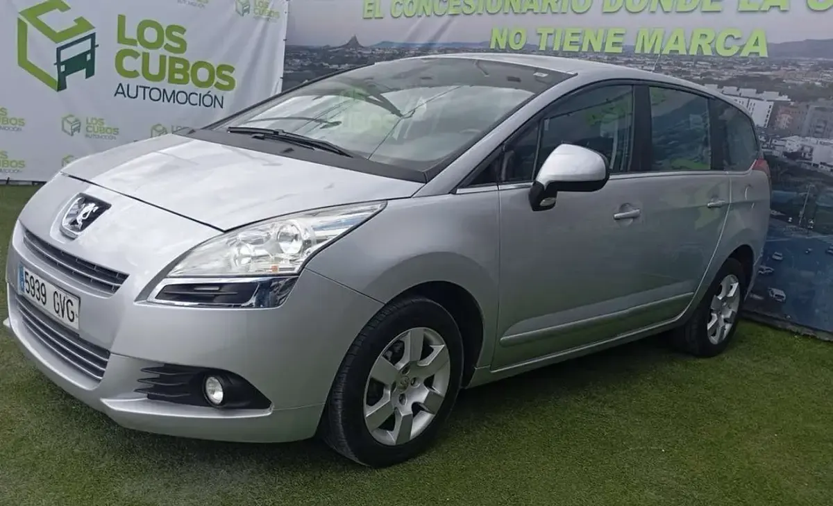 Usado Peugeot 5008 Premium 111 CV (81 kW) 2010 Gris Monovolumen