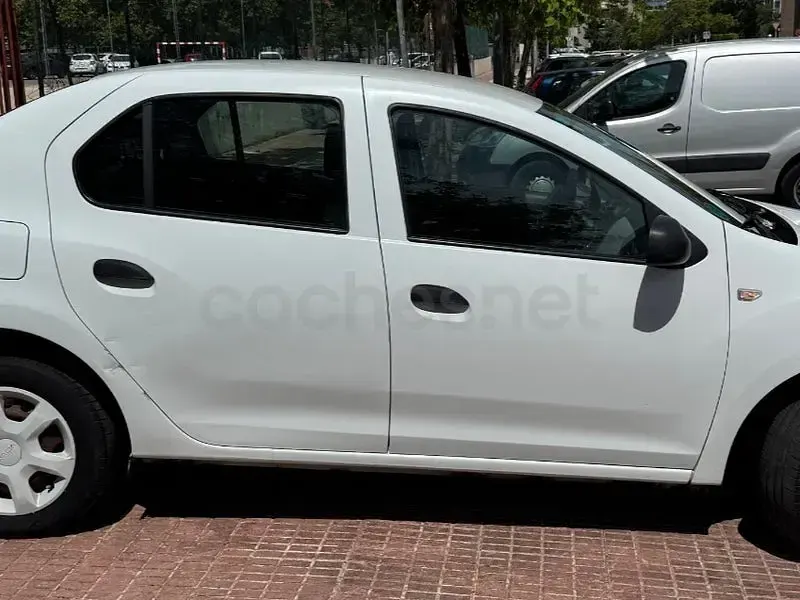 Usado Dacia Logan Ambiance 75 CV (55 kW) 2014 Blanco Berlina