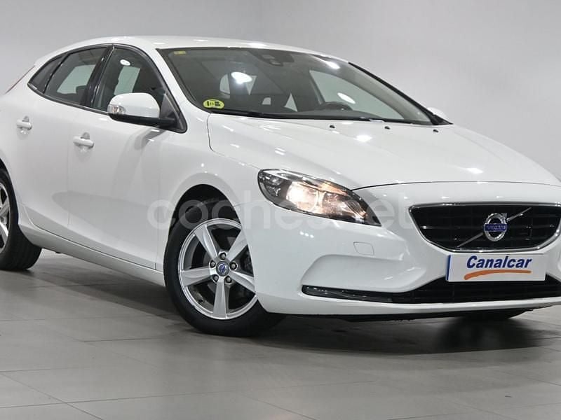 Usado Volvo V40 Kinetic 115 CV (84 kW) 2014 Blanco Familiar