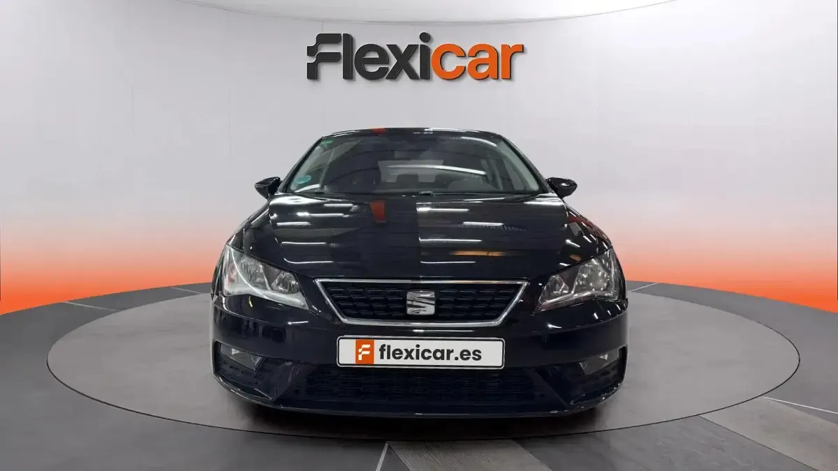 Usado Seat Leon Style 110 CV (80 kW) 2018 Negro Berlina