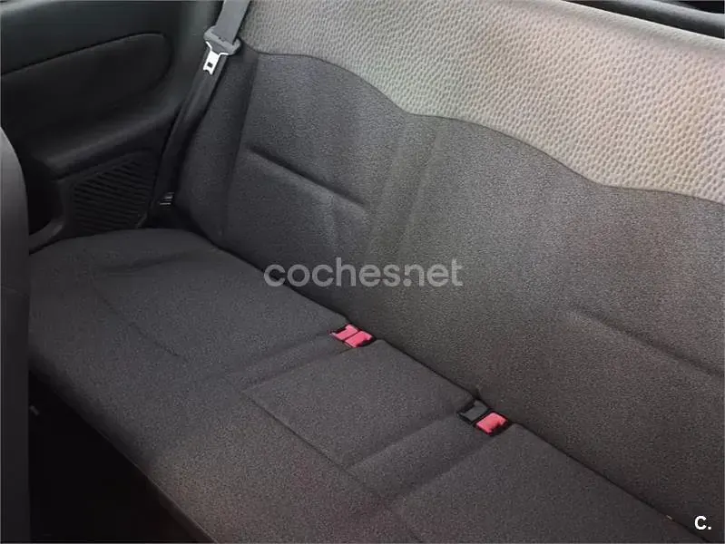 Usado Renault Clio II 60 CV (44 kW) 2005 Gris / plata Berlina