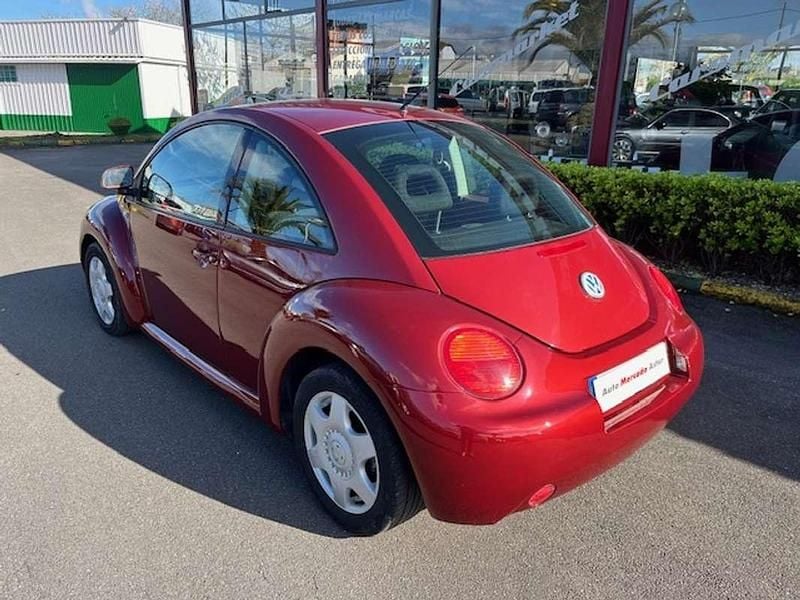 Usado VW Beetle 116 CV (85 kW) 2000 Burdeos Utilitario