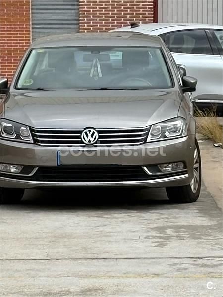 Beige Usado 2014 VW Passat Advance Berlina | 13.500 € (Un poco caro) - Imagen 1/4