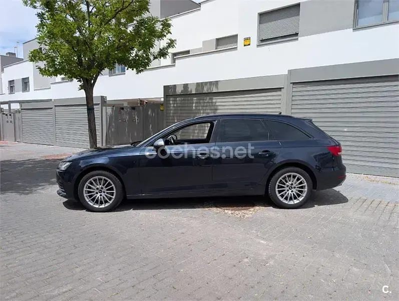 Usado Audi A4 Design 150 CV (110 kW) 2017 Azul Familiar