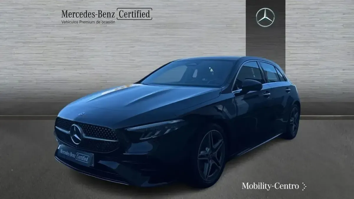 Usado Mercedes A180 116 CV (85 kW) 2024 Negro noche Berlina