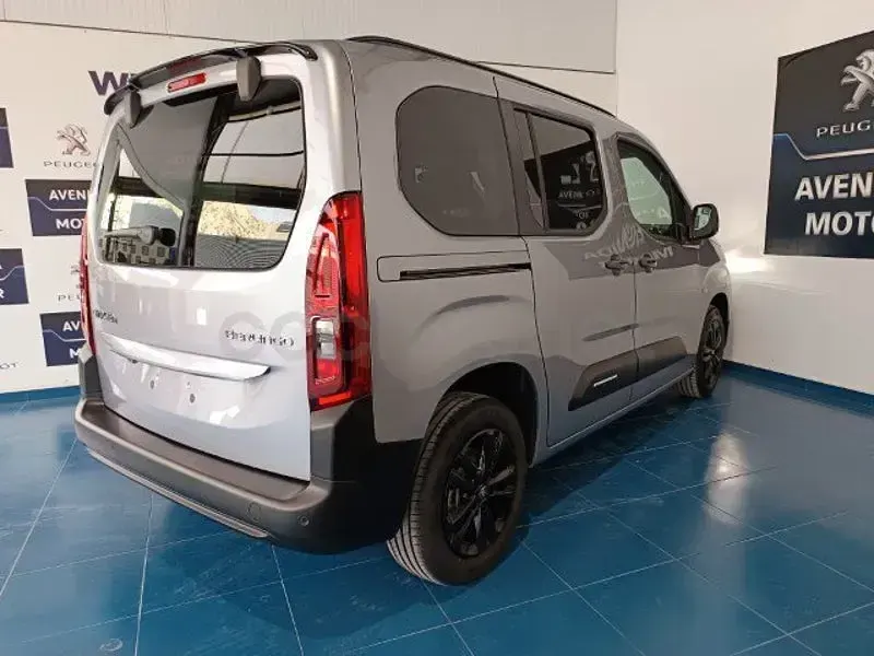 Nuevo Citroën Berlingo 100 CV (73 kW) 2026 Gris / plata Monovolumen