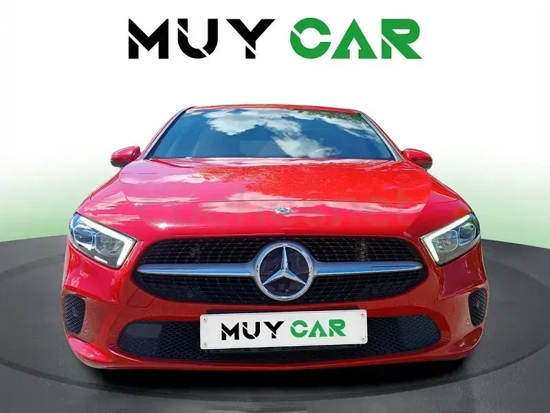Usado Mercedes A180 116 CV (85 kW) 2020 Rojo Berlina