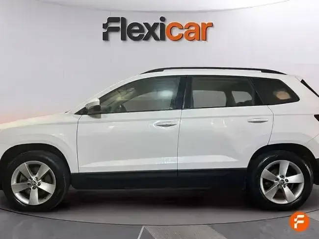 Usado Skoda Karoq Ambition 150 CV (110 kW) 2021 Blanco SUV