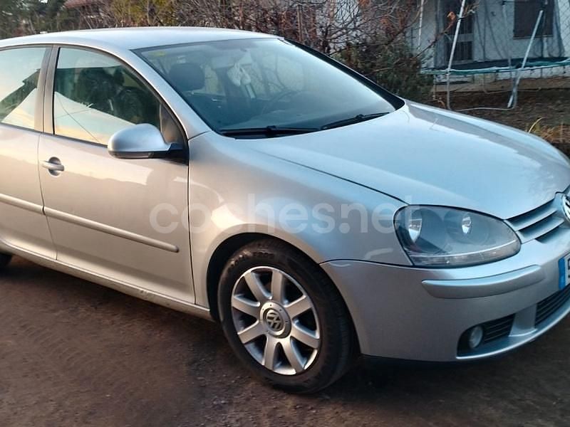 Usado VW Golf IV 110 CV (80 kW) 2004 Gris / plata Berlina