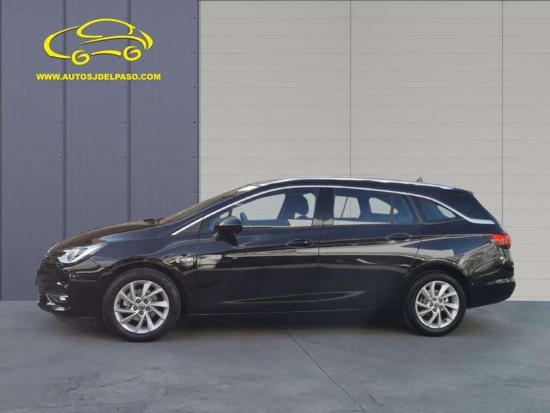 Usado Opel Astra Elegance 145 CV (106 kW) 2020 Negro Familiar