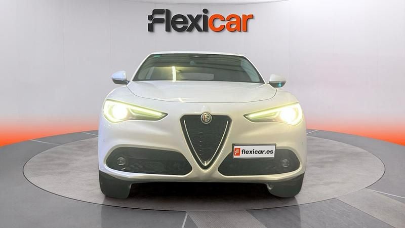Usado Alfa Romeo Stelvio Executive 190 CV (139 kW) 2019 Blanco SUV