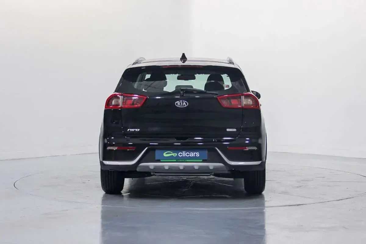 Używany Kia Niro 105 KM (77 kW) 2017 Czarny SUV